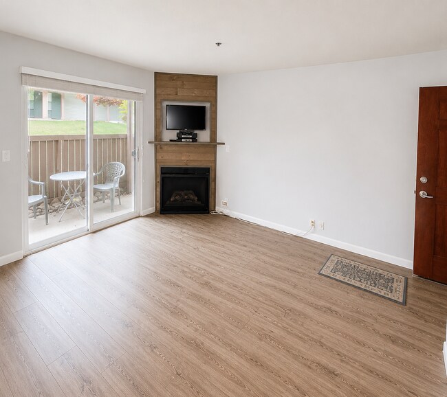Building Photo - 2 Bed | 2 Bath Condo in Powderwood
