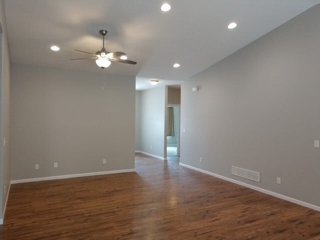 Building Photo - 3 Bedroom, 2 Bath East Side home with upgr...