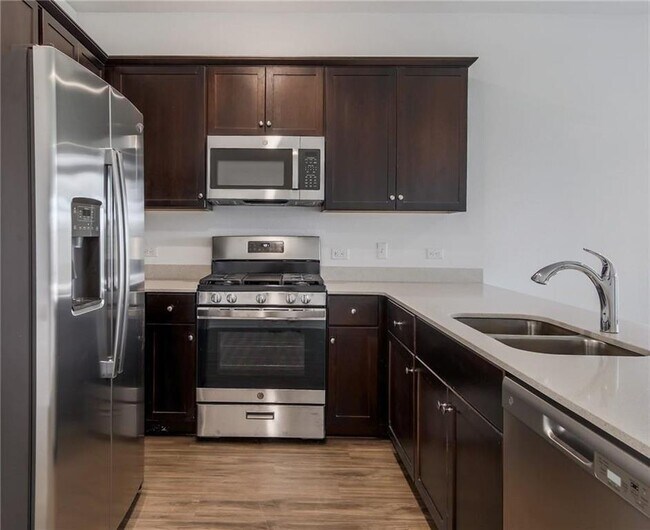 Building Photo - 612 Blanco Vista