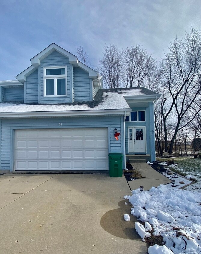 Primary Photo - 102 Ravinia Dr