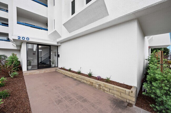 Front Entrance - 200 S Catalina Ave