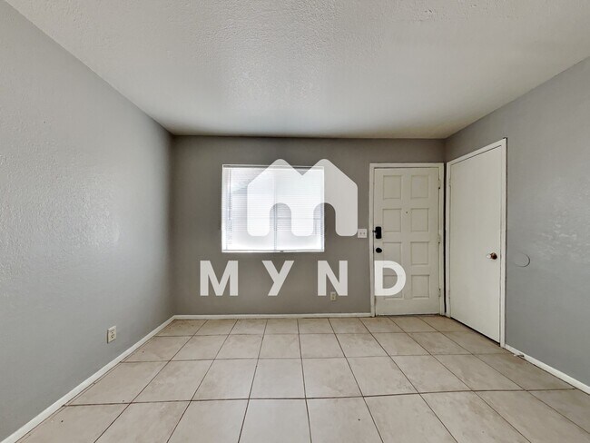 Building Photo - 2437 N Amarillo St Apt 1