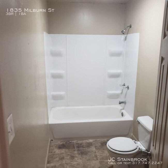 Building Photo - Near NW 3BR House w/Attached Garage!