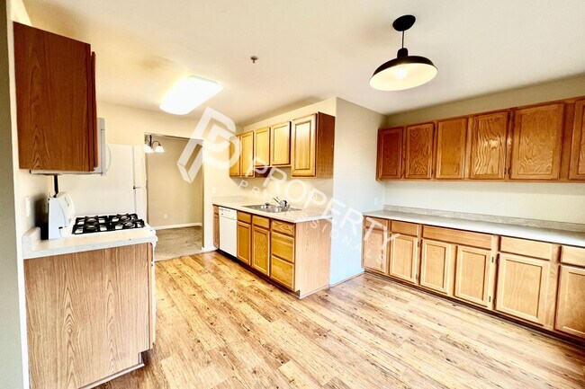 Foto del edificio - 796 Castle Valley Blvd