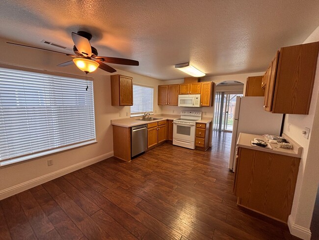 Building Photo - 427 Sheepcamp Dr