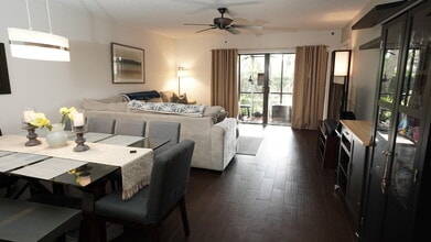 Building Photo - 100 Pelican Pointe Dr