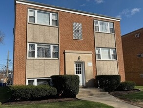 Building Photo - 8547 Niles Center Rd