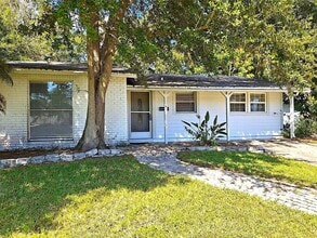Building Photo - 2812 Dovewood St