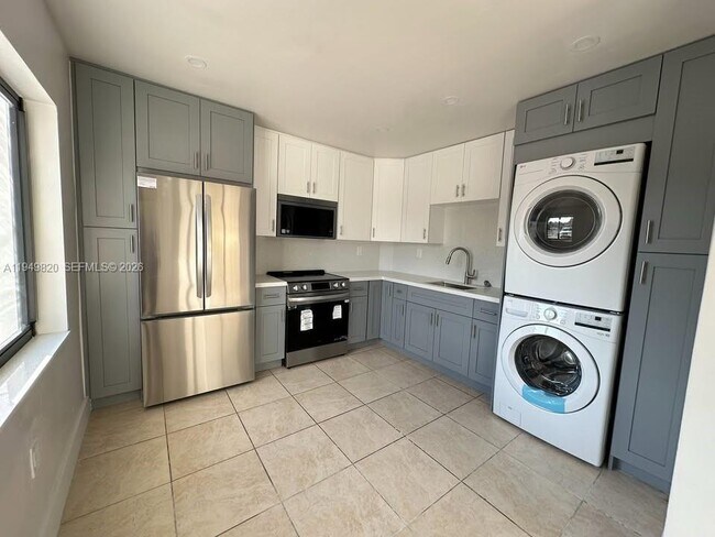 Foto del edificio - 2223 NW 4th St