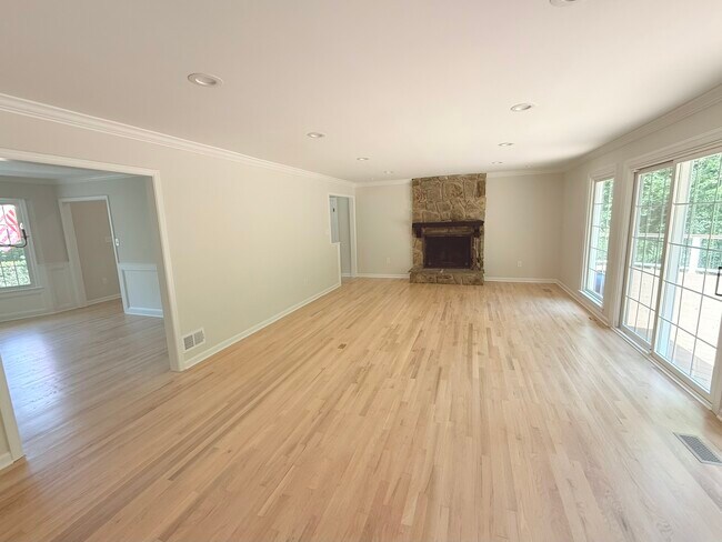 Building Photo - 9248 Wood Glade Dr