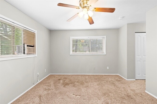 Foto del edificio - 3114 Glen Spring Dr