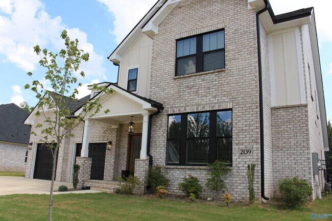 Building Photo - 2139 Bloomfell Bnd SW