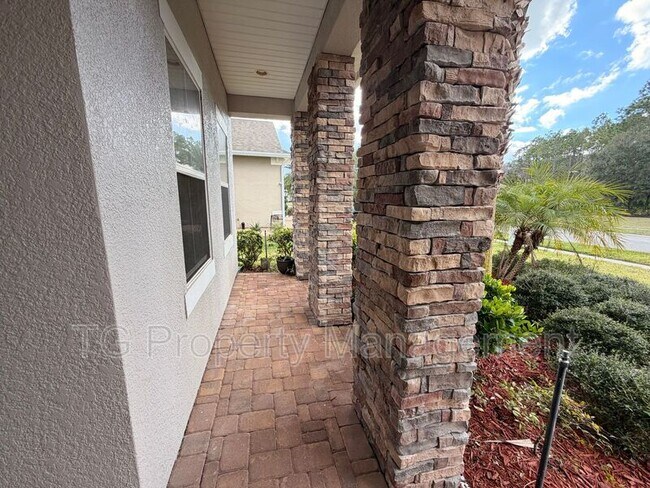 Foto del edificio - 305 Medio Dr