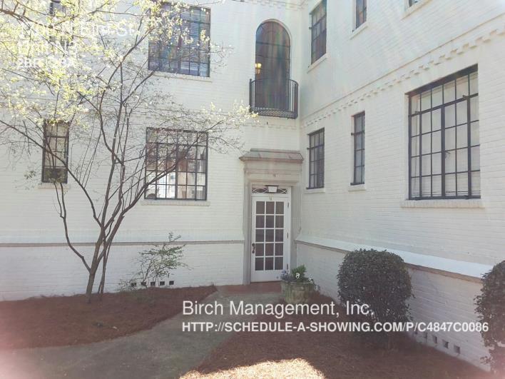 Foto principal - 1700 N Elm St