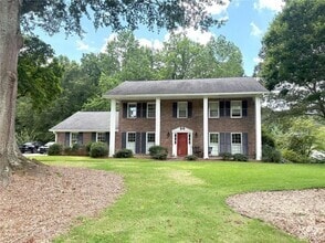 Building Photo - 1150 Falstaff Dr
