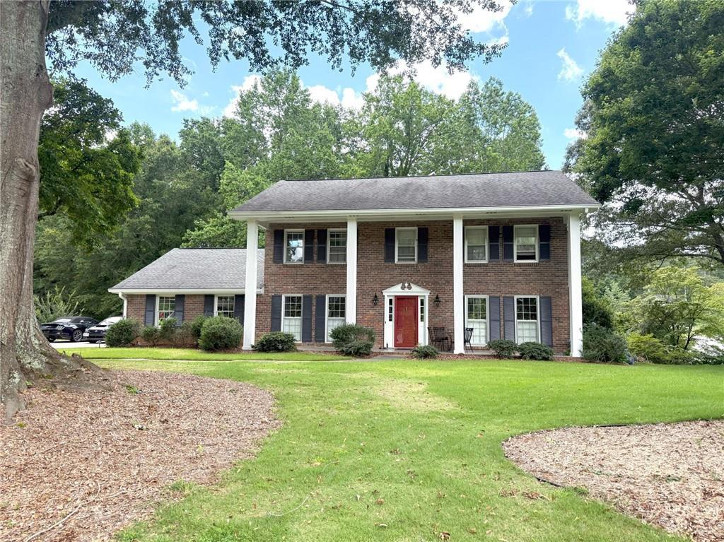 Foto principal - 1150 Falstaff Dr