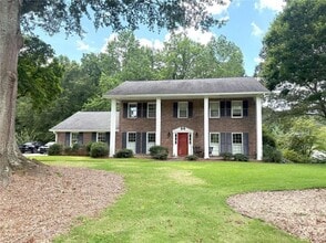 Building Photo - 1150 Falstaff Dr