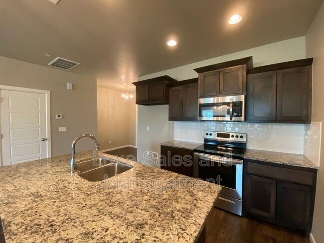 Foto del edificio - 765 SW 14th St