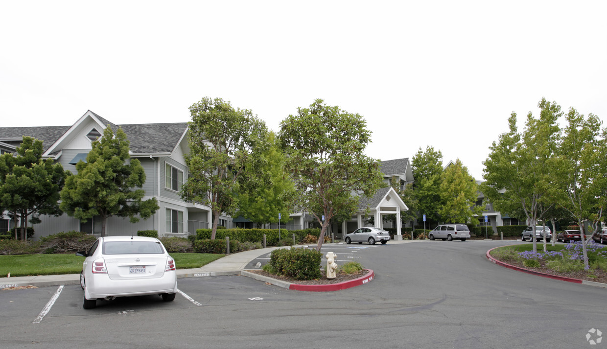 Foto del edificio - Redwood Shores Senior Apartments