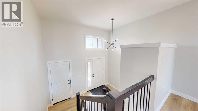 Photo du bâtiment - 10201-10126 126 Ave