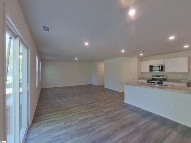 Foto del edificio - 523 Dayspring Dr