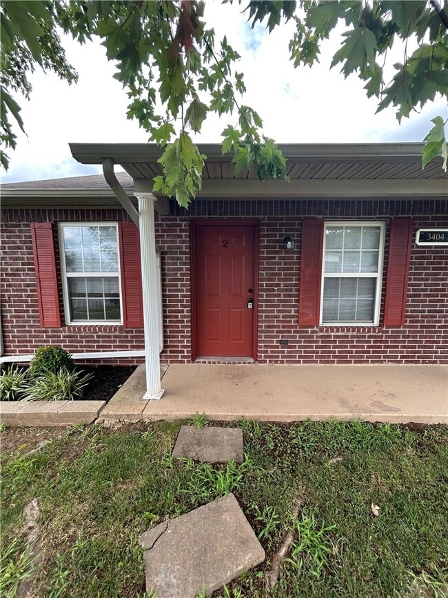 Building Photo - 3404 SW Landau Ct