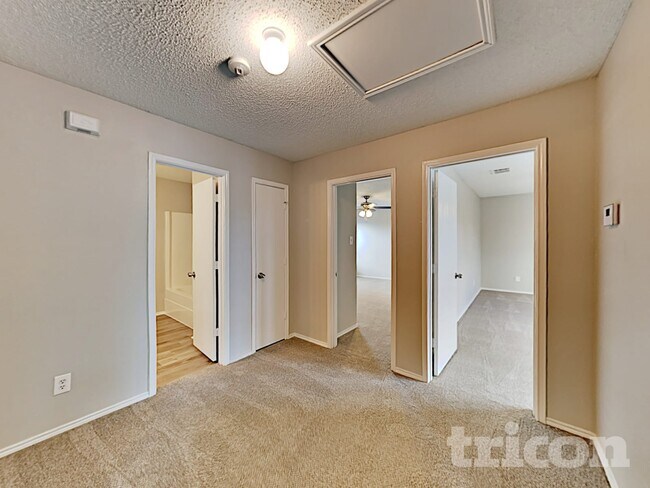Building Photo - 1688 Wildrose Dr