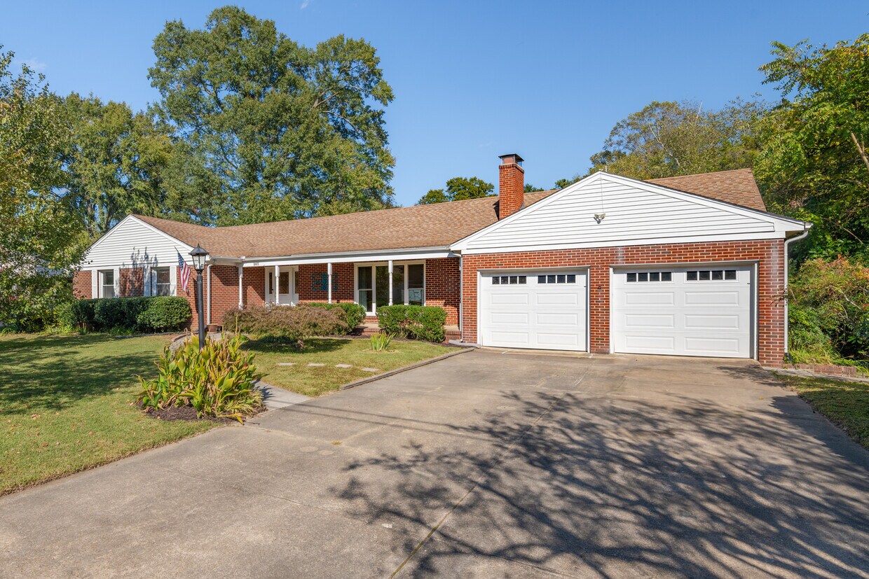 1003 Forestview Dr, Colonial Heights, VA 23834 House Rental in Colonial Heights, VA