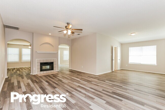 Building Photo - 8132 Fox Chase Dr