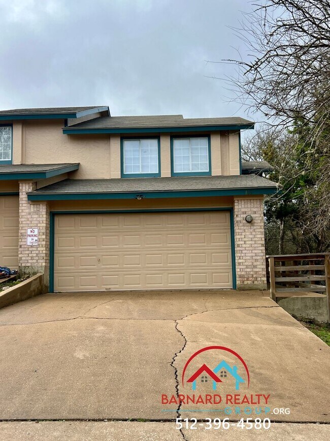 Foto del edificio - ***APPLICATION PENDING*** 3 bedroom, 2.5 Bath