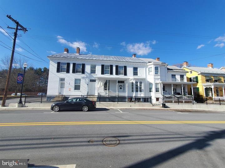 Building Photo - 5 N Main St