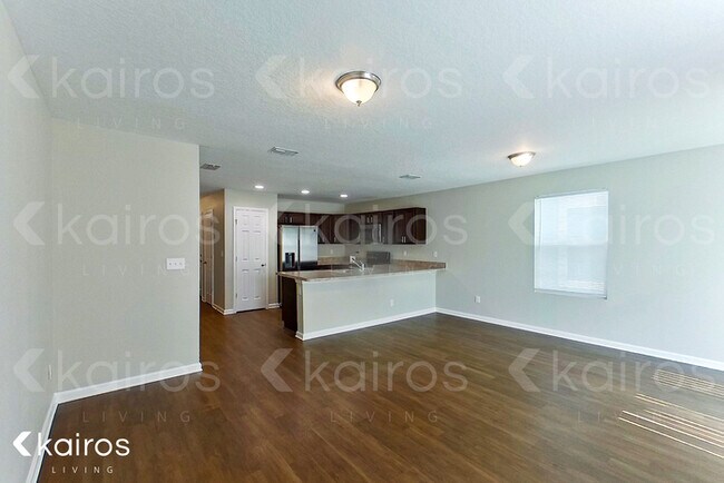 Building Photo - 1331 Mull St
