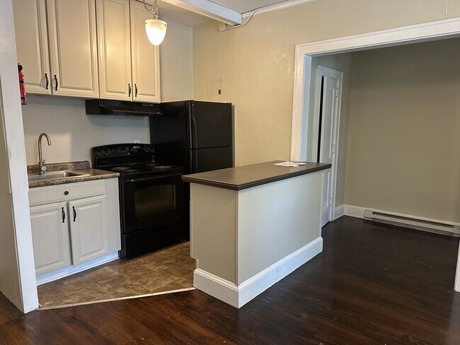 Building Photo - Great Studio Apartment in Downtown Mooresville!