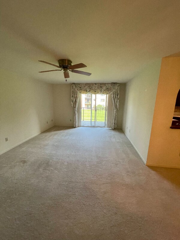 Foto del edificio - 867 Cold Spring Rd