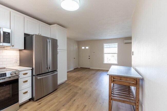 Foto del edificio - 1026 N Atherton St