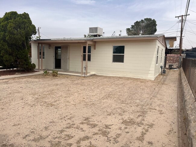Building Photo - 7833 Hermosillo Dr