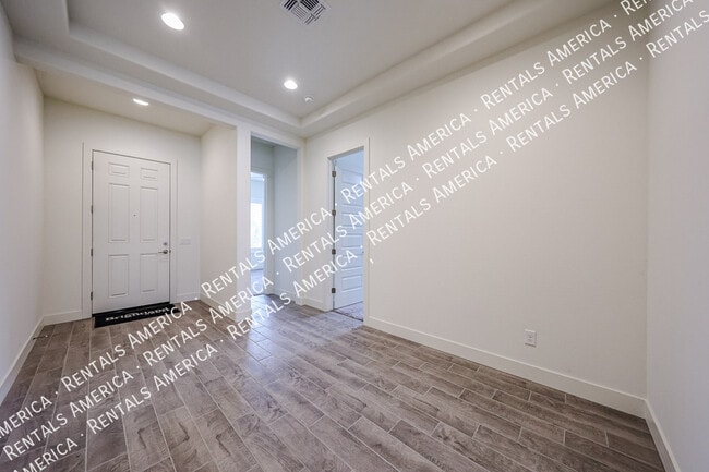 Building Photo - 274 S 164th Dr