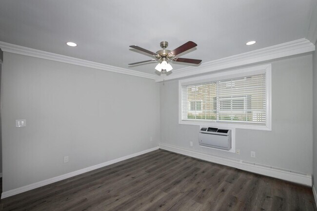 Foto del edificio - 105 Overton Ave