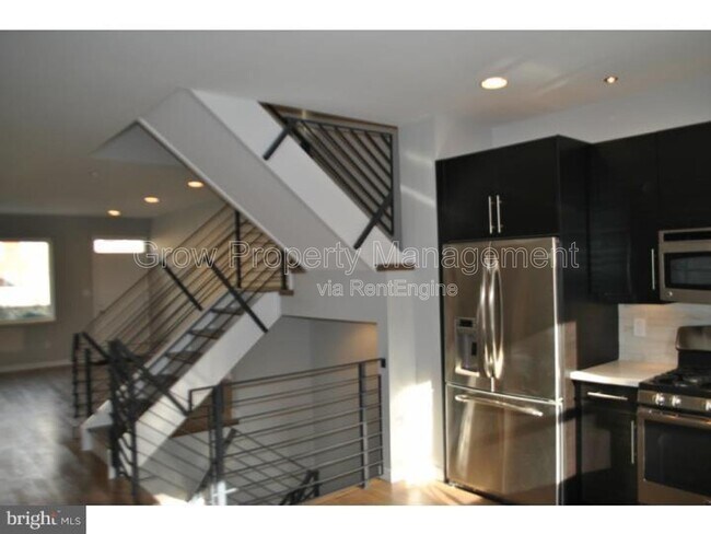 Building Photo - 2016 Annin St