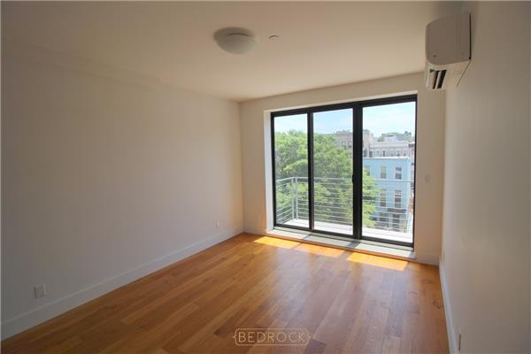 Building Photo - 24 Kosciuszko St