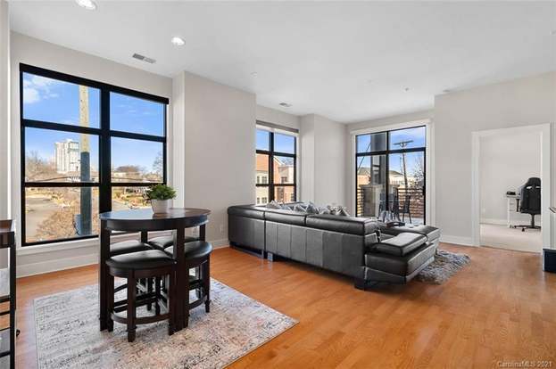 Foto del edificio - 912 E 8th St