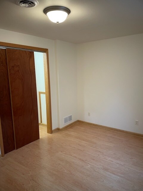Building Photo - 404 La Belle Ln