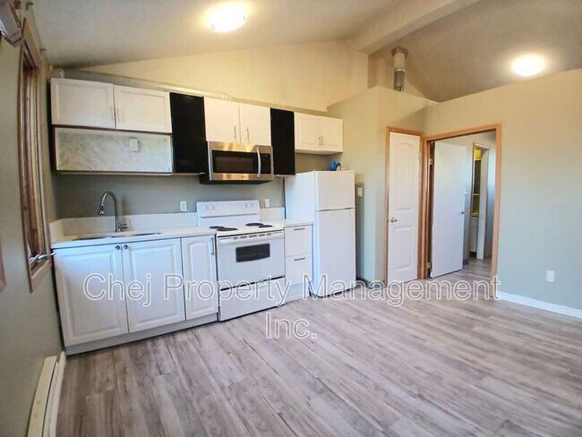 Photo du bâtiment - 6519-6136 136 Ave NW