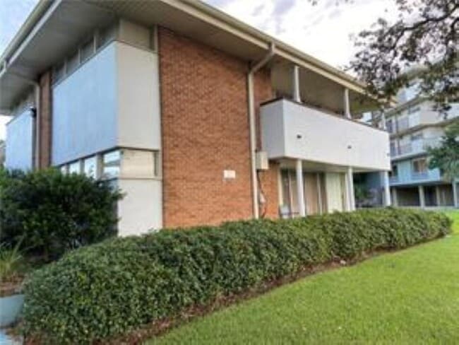 247 Opal Unit B - 247 Opal St