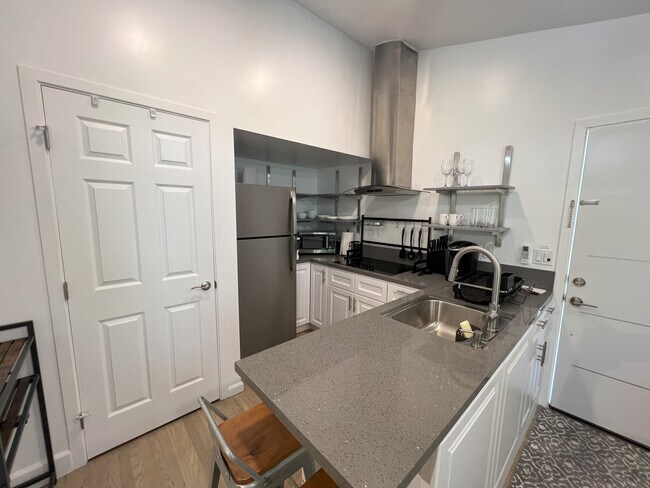 Kitchen - 6510 Comanche Ave