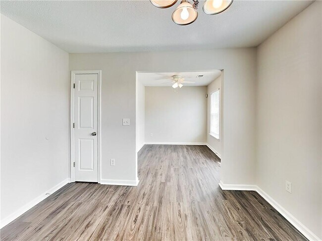 Building Photo - 640 Stadler Pointe