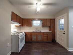 Building Photo - 514-516-516 McCully St