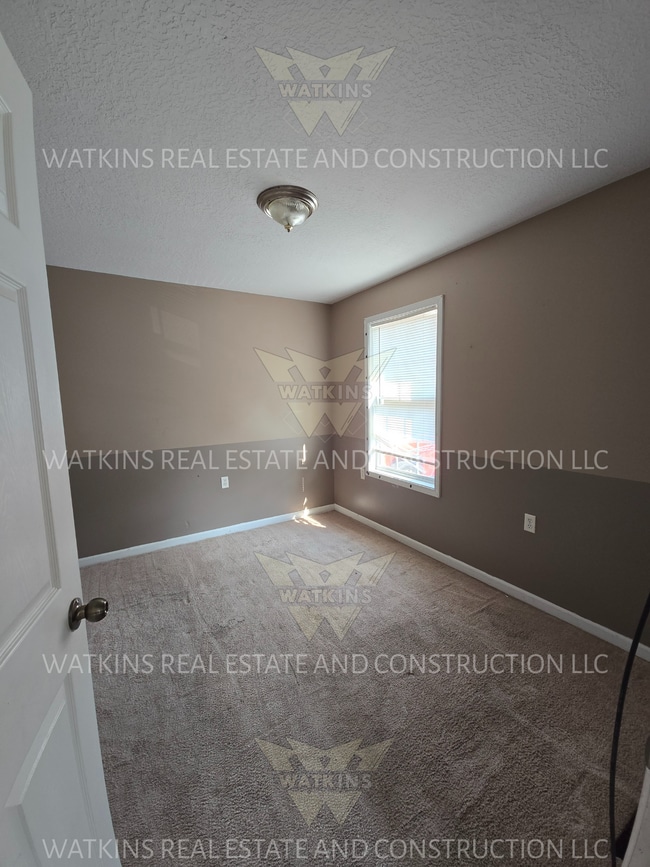 Dormitorio 1 - 308 E Jackson St