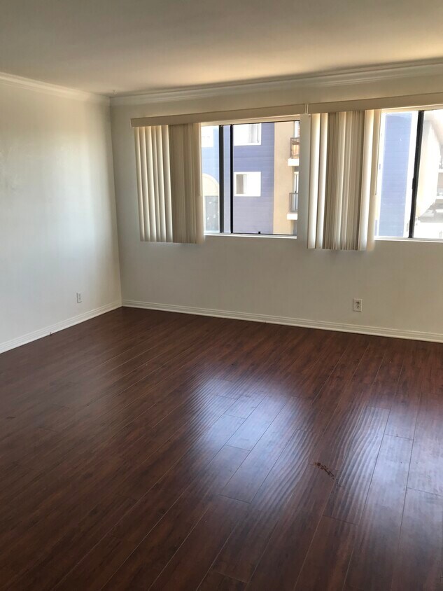 7305 Milwood Ave Unit 3, Canoga Park, CA 91303 Condo for Rent in
