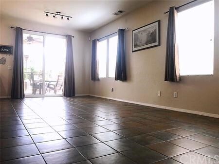 Building Photo - 5638 Mapleview Dr